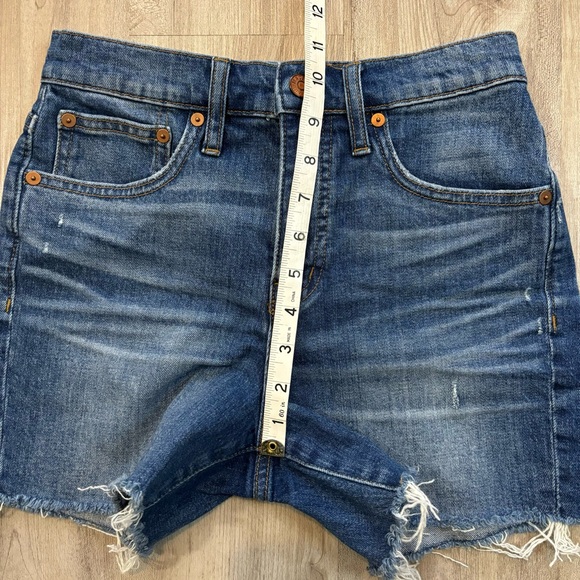 Madewell High Rise Denim Cutoff Shorts Raw Hem Distressed Wash Summer Size 24 - Picture 3 of 9